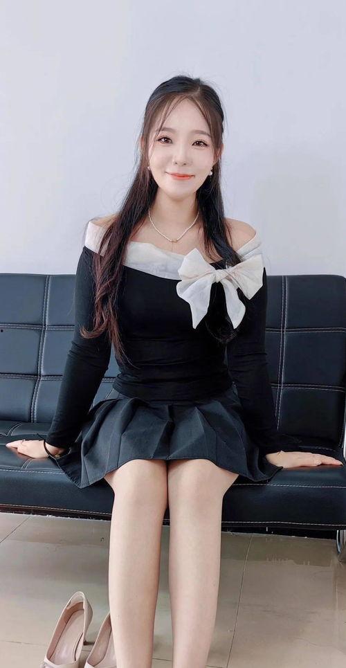 白领少妇换丝袜,白领少妇的时尚秘密